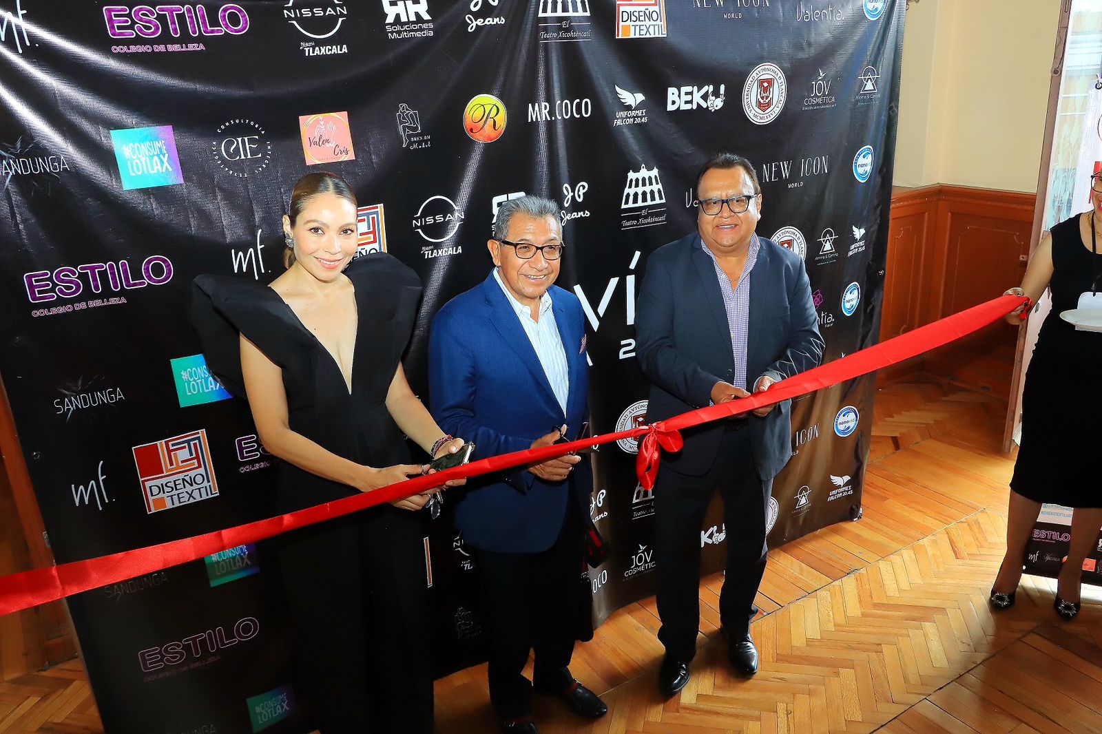 Desbordan talento estudiantes de diseño textil de la UATx